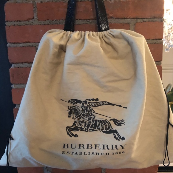 Burberry Tote - Picture 7 of 7